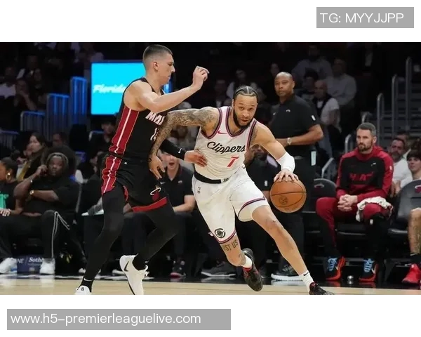 希罗表现出色阿德巴约强势发挥热火轻取低迷老鹰展现强大实力